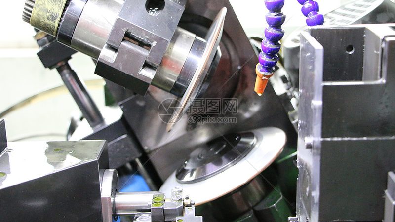 高速数控车床定制：揭秘定制化背后的技术考量