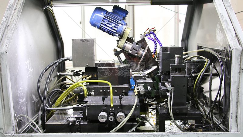 数控铣床操作教程视频：入门必备的实操指南